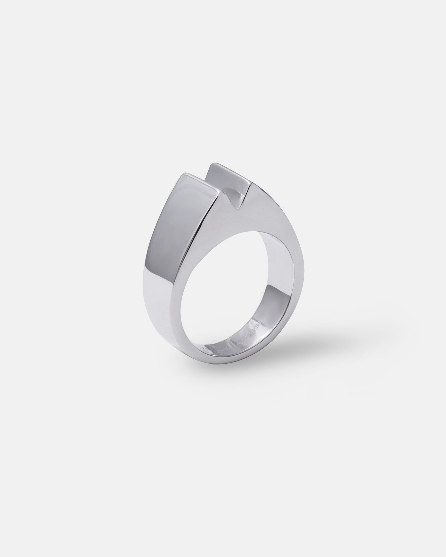Core Tabi Ring